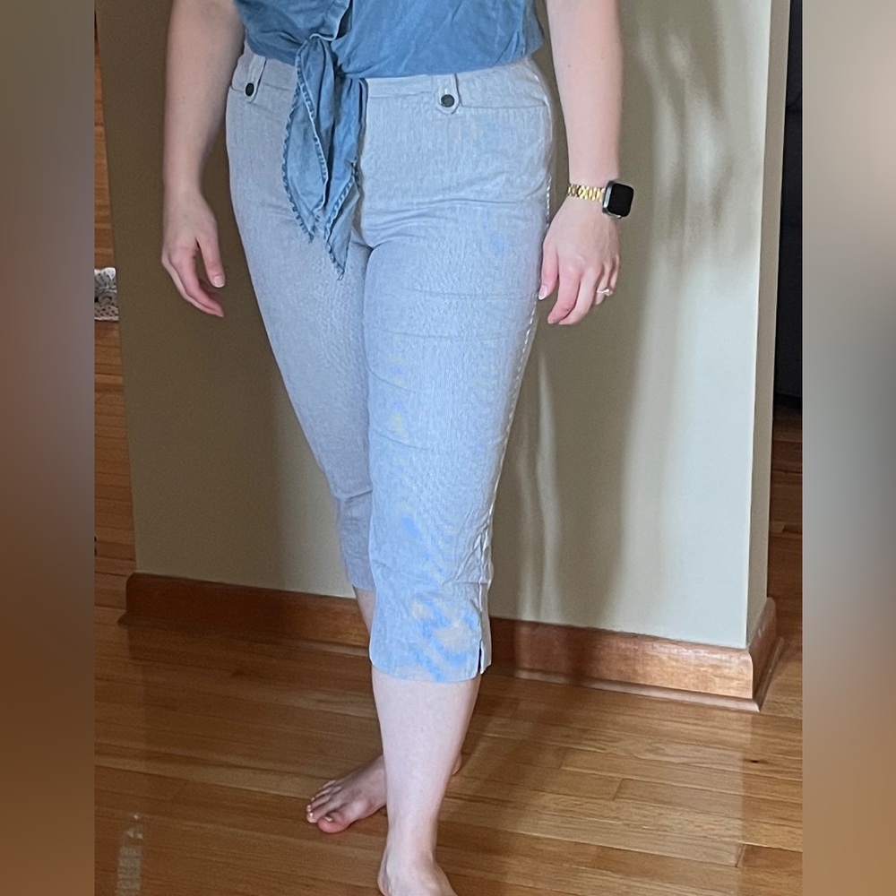 Stylish Seersucker Women's Cropped Pants